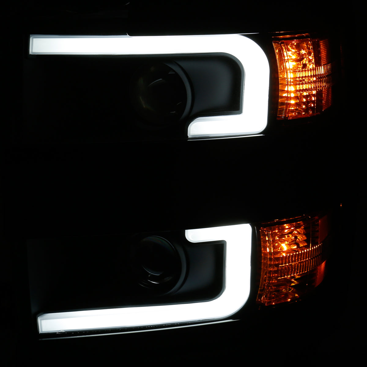 2015-2019 Chevrolet Silverado Projector Headlight Set