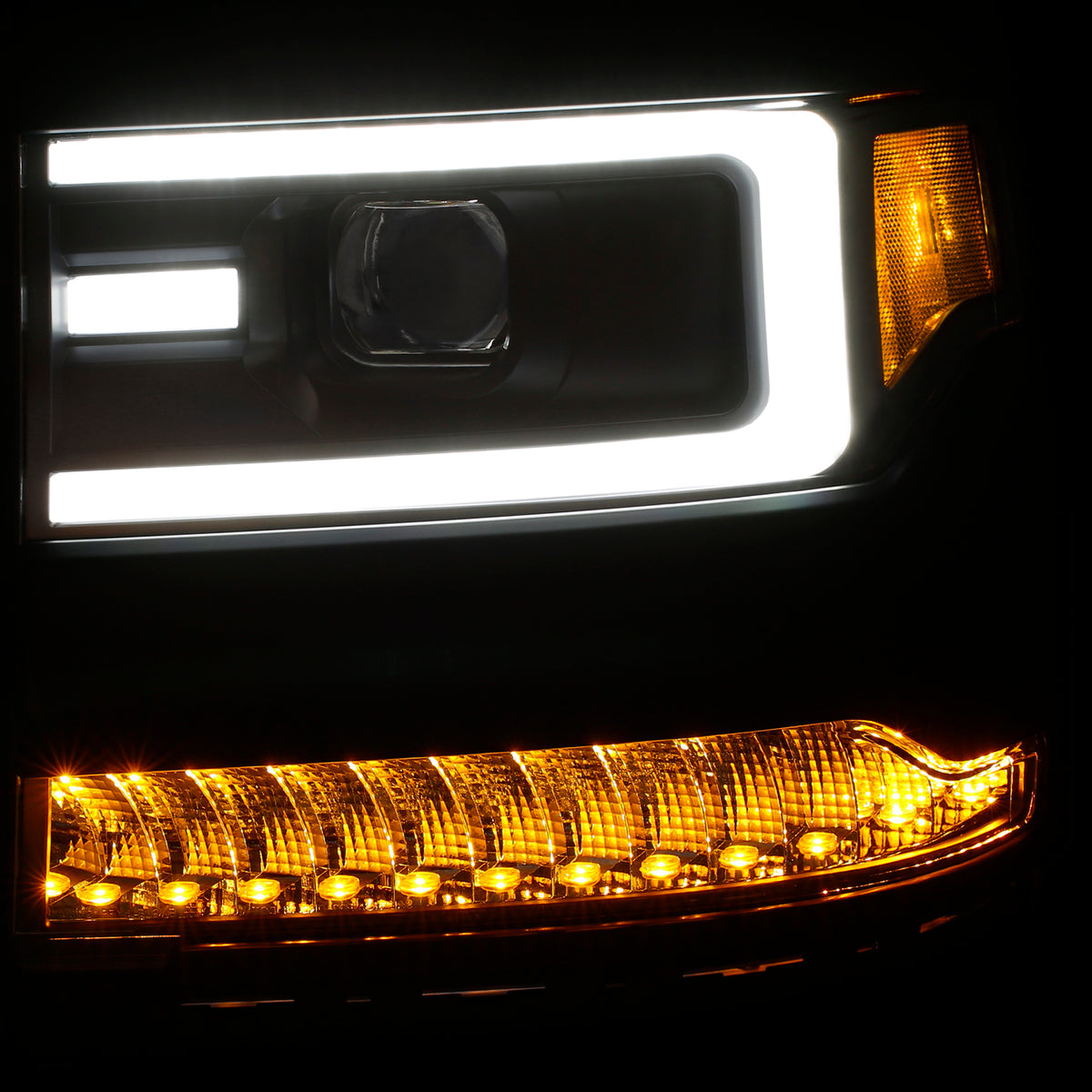 2016-2018 Chevrolet Silverado 1500 Projector Headlight Set