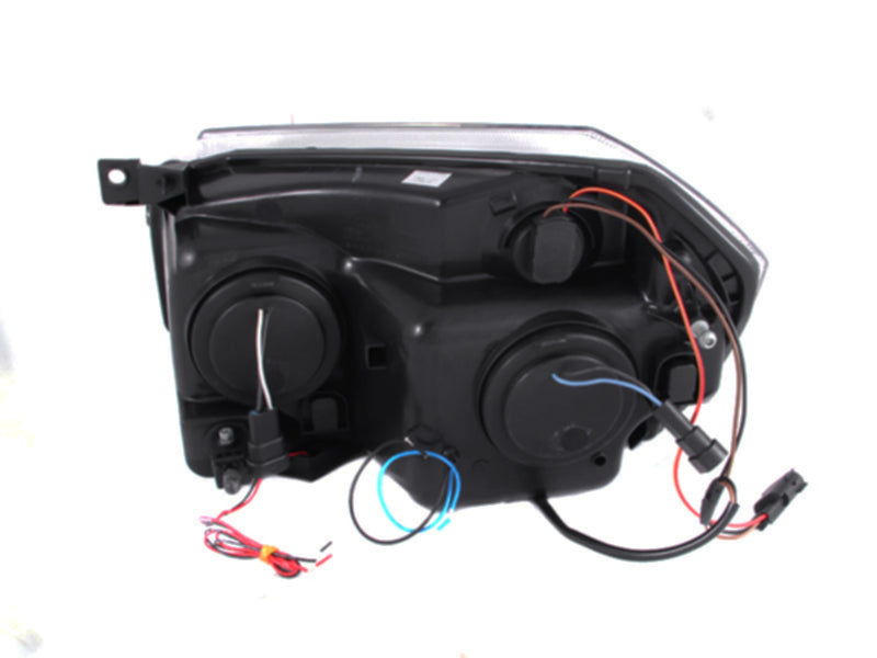 2005-2007 Dodge Magnum Projector Headlight Set W/Halo