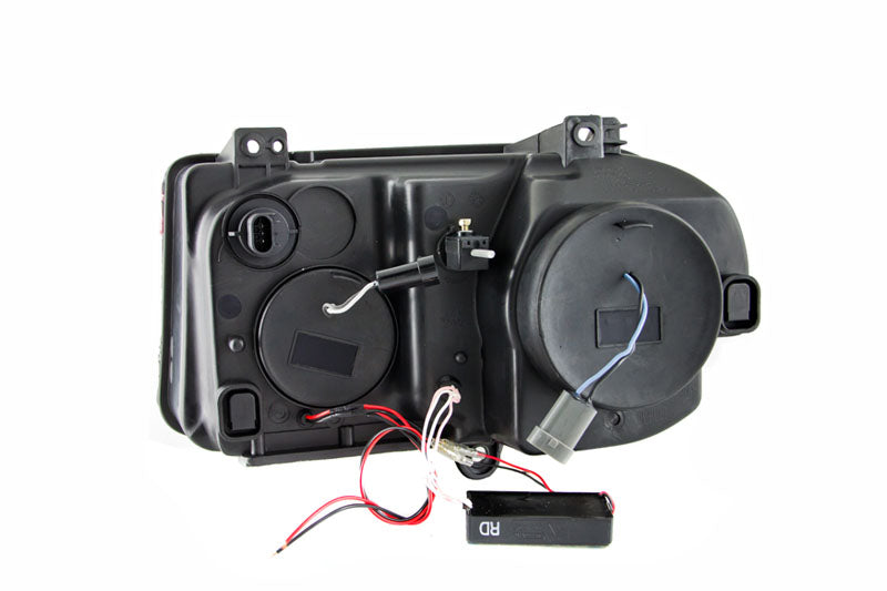 2005-2010 Chrysler 300 Projector Headlight Set W/Halo