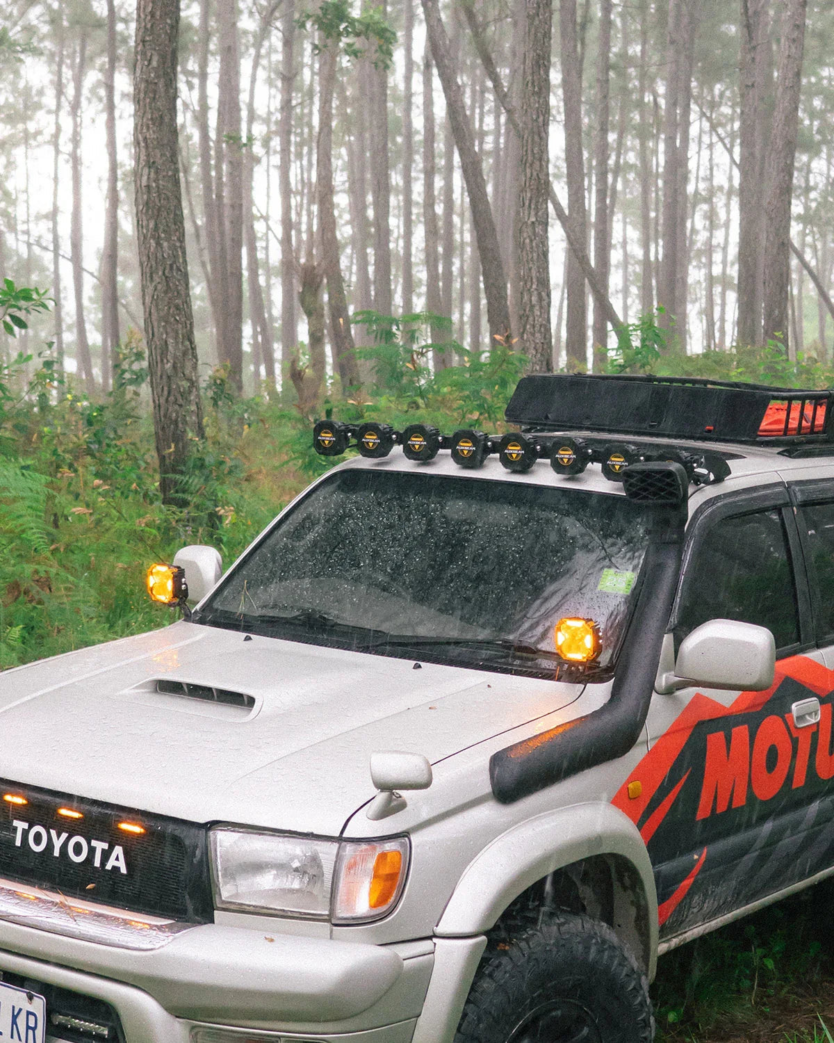 CUBE-Z Series 4 Inch Spot LED Pod Lights Off Road Lights with White DRL & Amber Turn Signal Lights