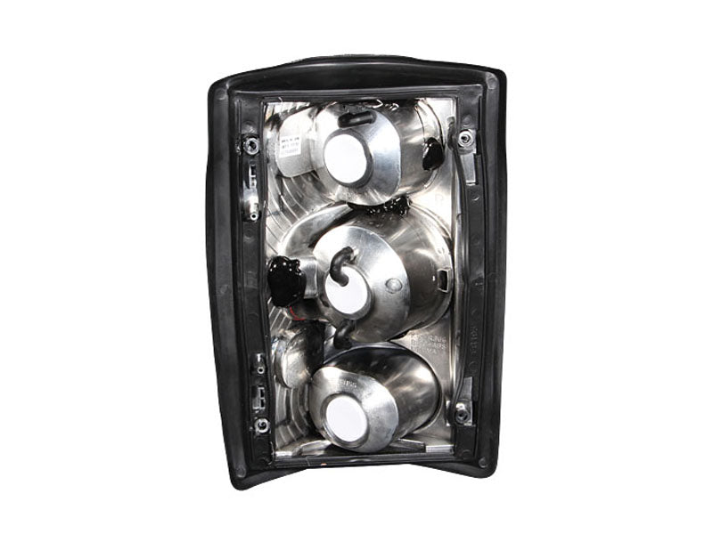 2003-2006 Ford E-150 / 2003-2005 Ford E-150 Club Wagon / 1995-2002 Ford E-150 Econoline Tail Light Assembly