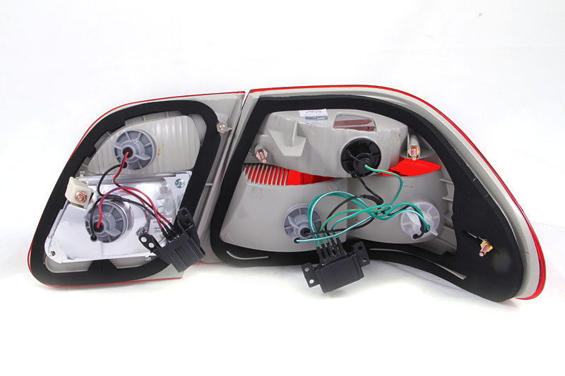 1996-1999 Mercedes-Benz E300 / 1996-2002 Mercedes-Benz E320 / 1997 Mercedes-Benz E420 Tail Light Assembly