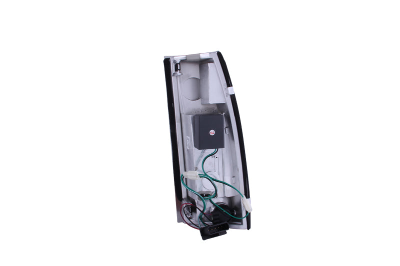 1999-2000 Cadillac Escalade / 1992-1994 Chevrolet Blazer / 1988-1998 Chevrolet C1500 Tail Light Assembly
