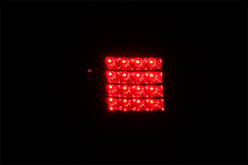 2002-2005 Ford Explorer / 2002-2004 Mercury Mountaineer Tail Light Assembly