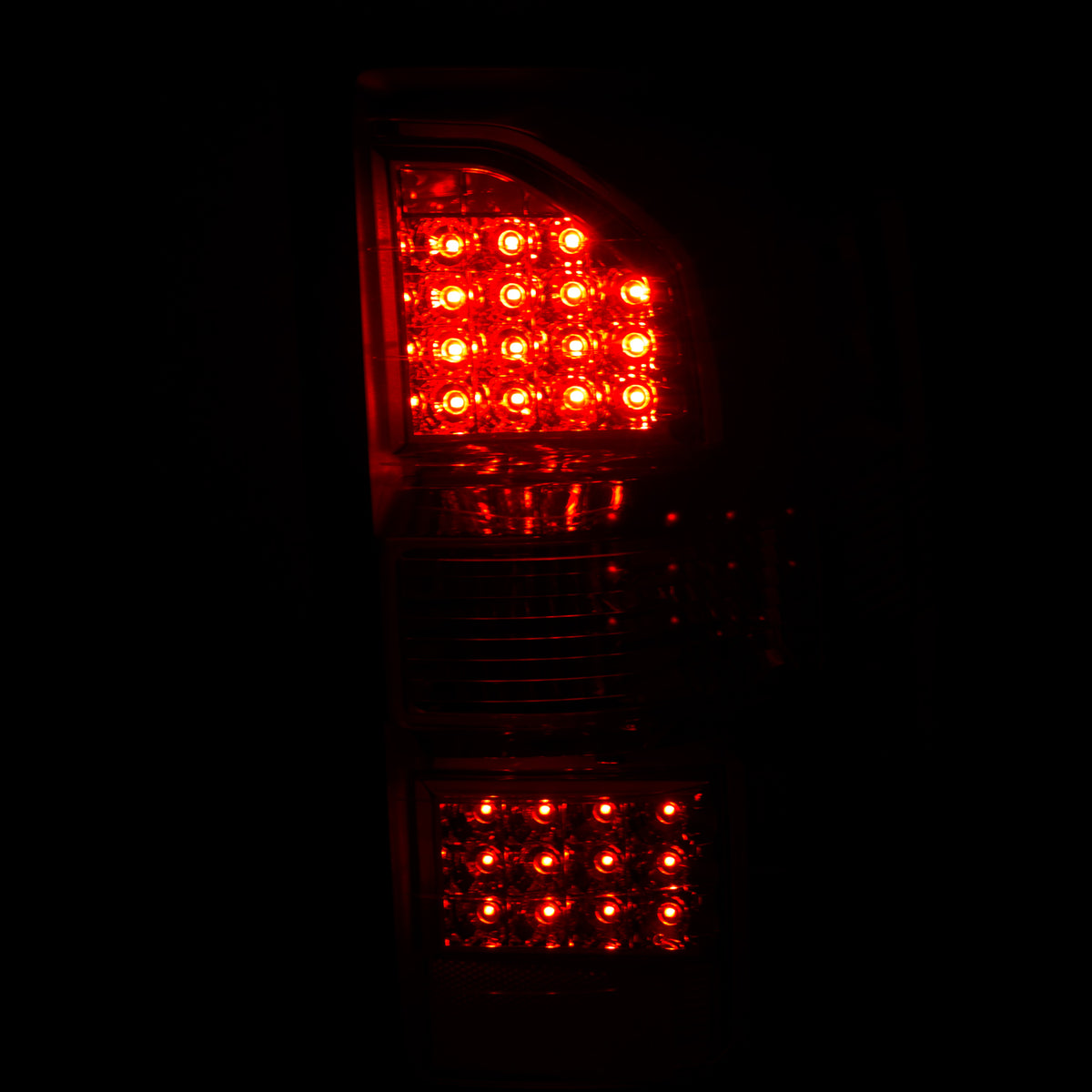 2014-2015 GMC Sierra / 2014-2016 GMC Sierra Tail Light Assembly
