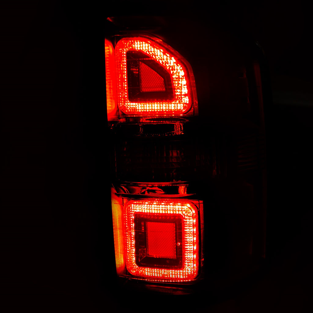 2014-2015 GMC Sierra Tail Light Assembly