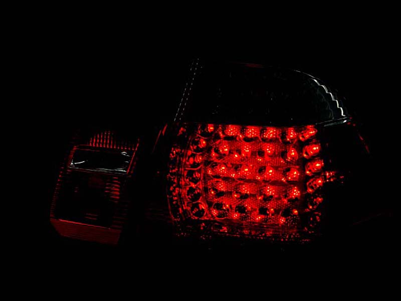 2001 BMW 320i / 1999-2000 BMW 323i / 2001 BMW 325i Tail Light Assembly