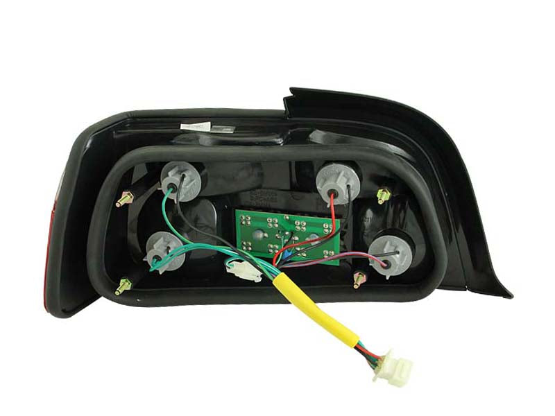 1992-1997 BMW 318i / 1992-1997 BMW 318is / 1998 BMW 323i Tail Light Assembly