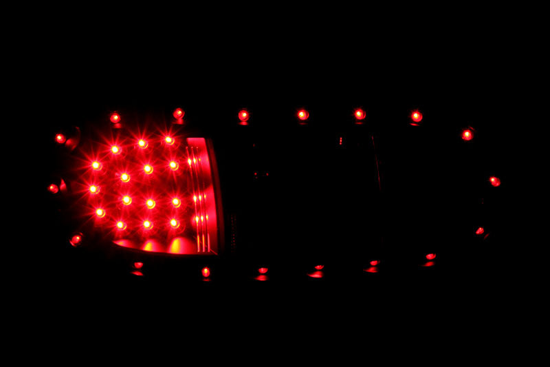1999-2005 Mazda Miata Tail Light Assembly