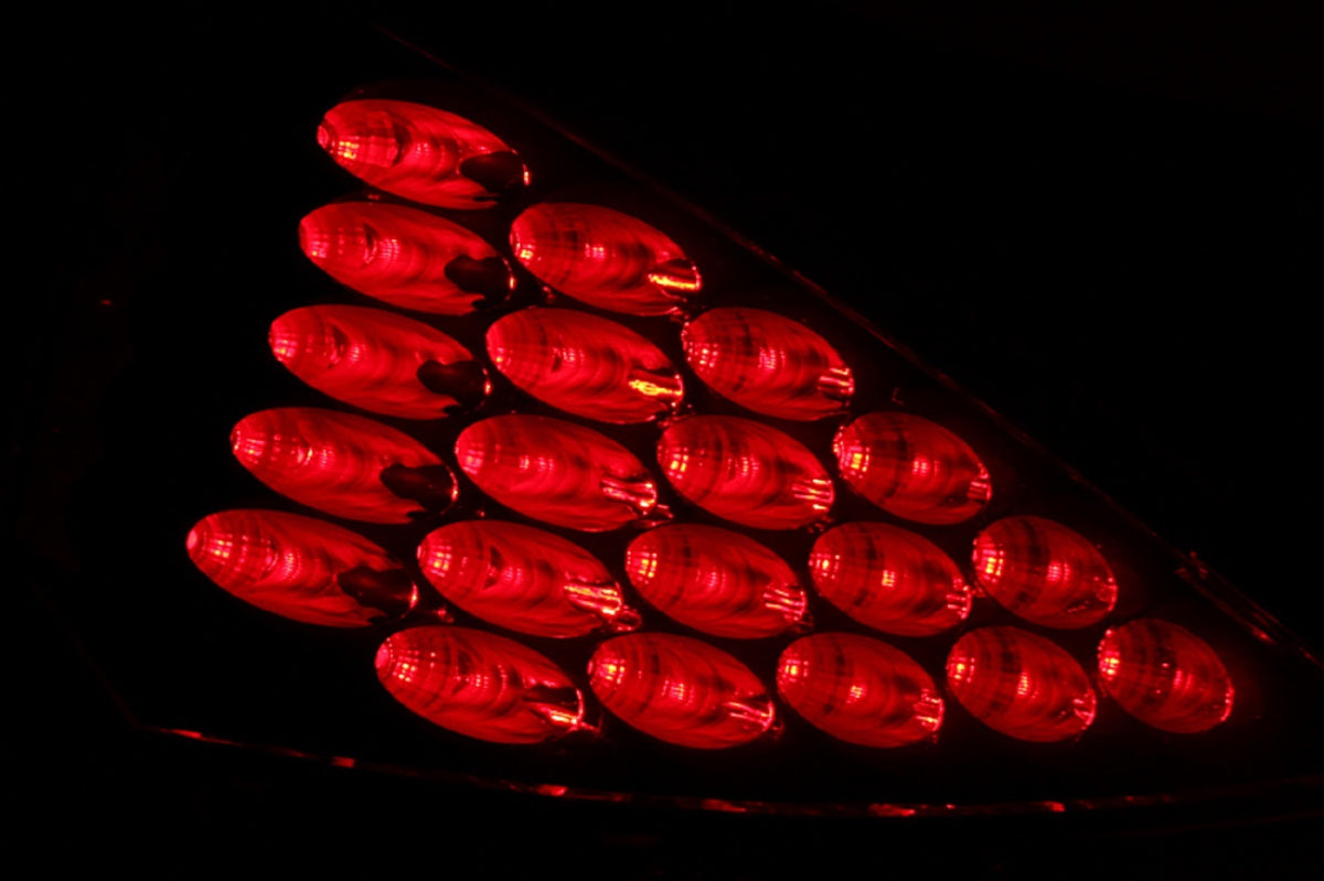 2003-2005 Nissan 350Z Tail Light Assembly