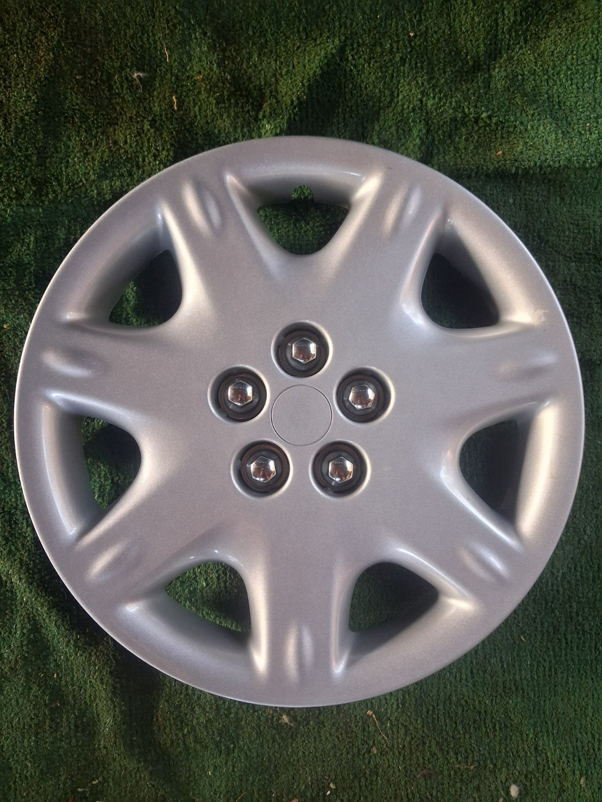 Genuine Mopar 15-Inch 7-Spoke Wheel Hub Cap Part # 04656424AD